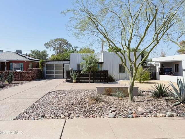 property at 2237 E Cambridge Ave