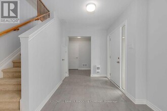 231 Darjeeling Ave in Ottawa, ON - Building Photo - Building Photo