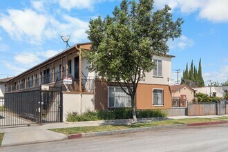 1887 Locust Ave in Long Beach, CA - Building Photo - Building Photo