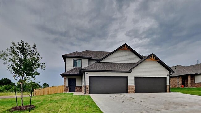 9352 NW 124th St in Yukon, OK - Building Photo - Building Photo