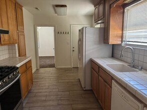 2632 28th St in Sacramento, CA - Building Photo - Building Photo