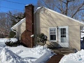 18 Buttonball Rd in Old Lyme, CT - Building Photo - Building Photo