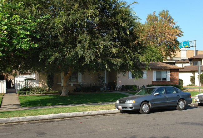 416 Fairway Dr in Orange, CA - Building Photo - Building Photo