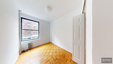 369 Broome St in New York, NY - Building Photo - Building Photo
