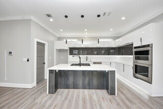 604 W 28th St in Houston, TX - Foto de edificio - Building Photo