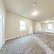 715 Kirkwood Ave in Des Moines, IA - Building Photo - Building Photo