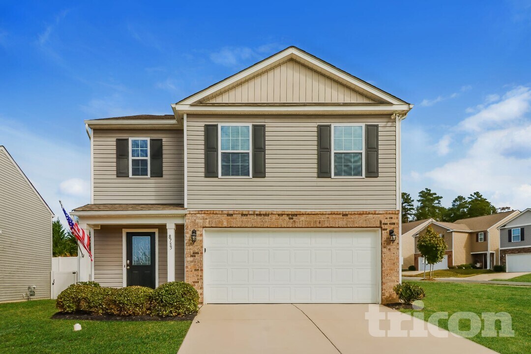 8755 Longnor St in Charlotte, NC - Building Photo