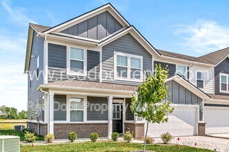 2954 Grand Rdg Dr in Greenwood, IN - Foto de edificio - Building Photo