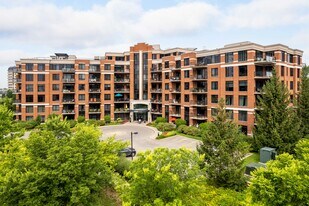 201 de la Pointe-Sud in Montréal, QC - Building Photo