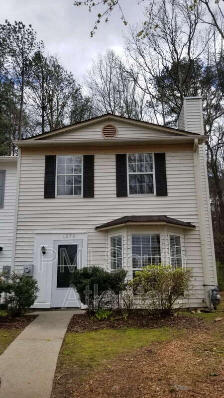 property at 1070 Huntington Trce SE