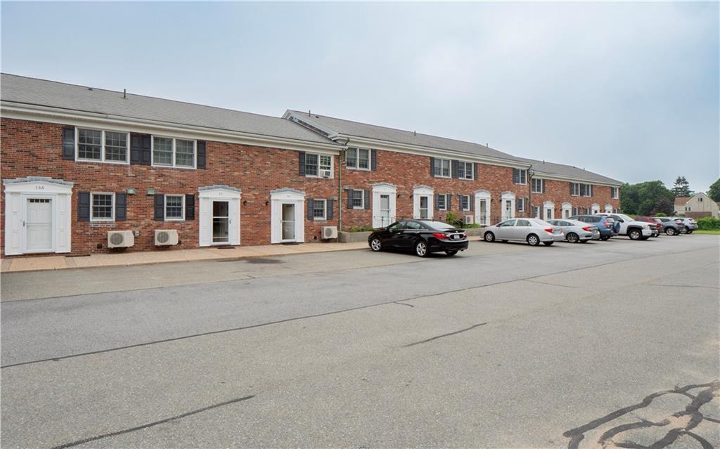 20 Indian Ave-Unit -14 in Portsmouth, RI - Foto de edificio