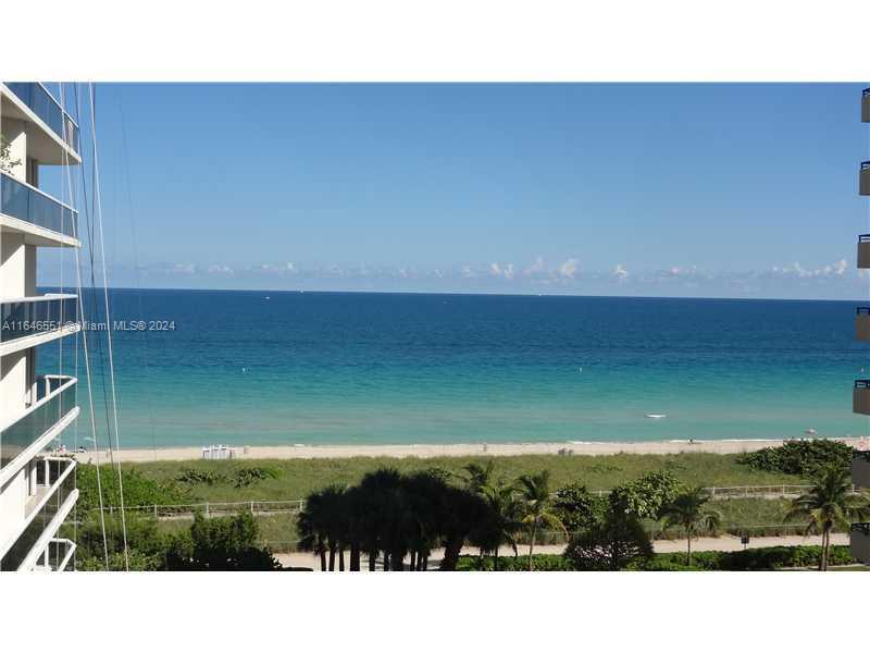 9559 Collins Ave in Surfside, FL - Building Photo