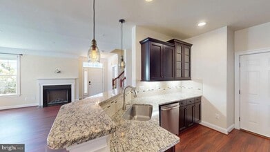 42594 Wildly Terrace in Ashburn, VA - Building Photo - Building Photo