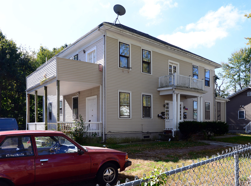 41 Maplehurst Ave in Providence, RI - Building Photo