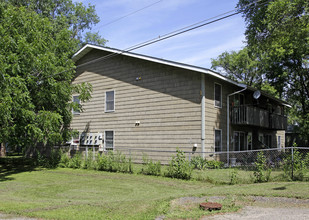 1115 Hampshire St in Prescott, WI - Foto de edificio - Building Photo