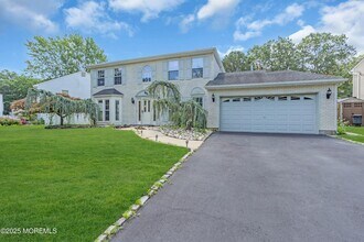 94 Heritage Dr in Howell, NJ - Building Photo - Building Photo