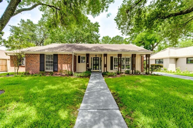 property at 2602 Briarbrook Dr