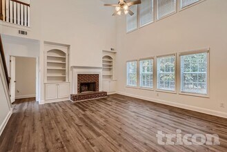 612 Peach Pl in Loganville, GA - Foto de edificio - Building Photo