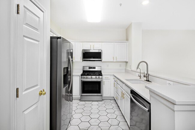 133 Abbie Ct in Guttenberg, NJ - Building Photo - Building Photo