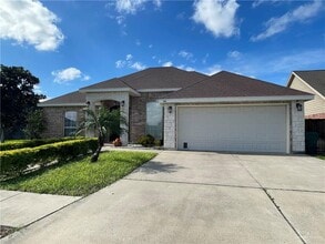 24 N Flag St in Pharr, TX - Building Photo - Building Photo