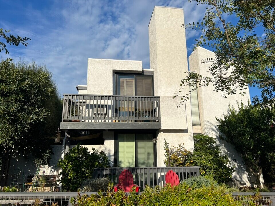 1227 24th St, Unit D in Santa Monica, CA - Building Photo
