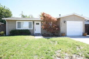 2422 Painted Rock Dr in Santa Clara, CA - Building Photo