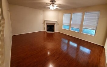 3522 White Oak Point Dr in Conroe, TX - Building Photo - Building Photo