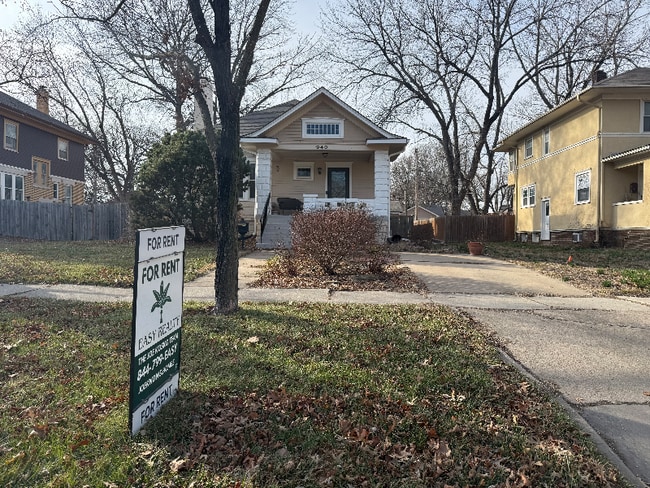 property at 940 S Cedar St