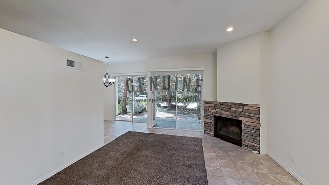 3029 Croyden Bay in Costa Mesa, CA - Building Photo - Building Photo