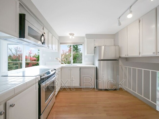 1819 211th Way NE in Sammamish, WA - Building Photo - Building Photo