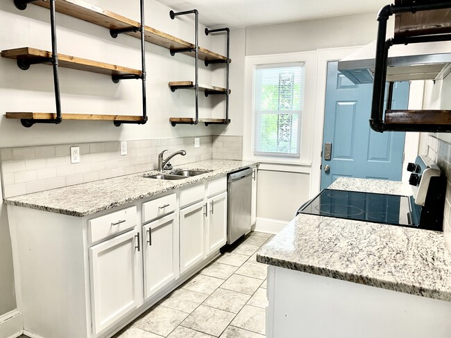 1300 S Court St in Montgomery, AL - Building Photo - Building Photo