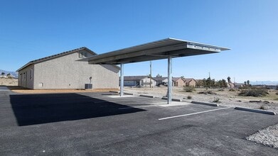 1271 S Dandelion St in Pahrump, NV - Foto de edificio - Building Photo