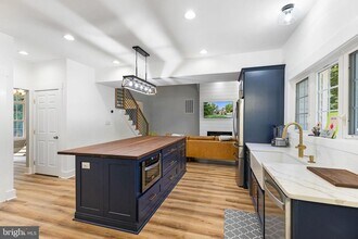 17 Old Banks Dr in Fredericksburg, VA - Building Photo - Building Photo