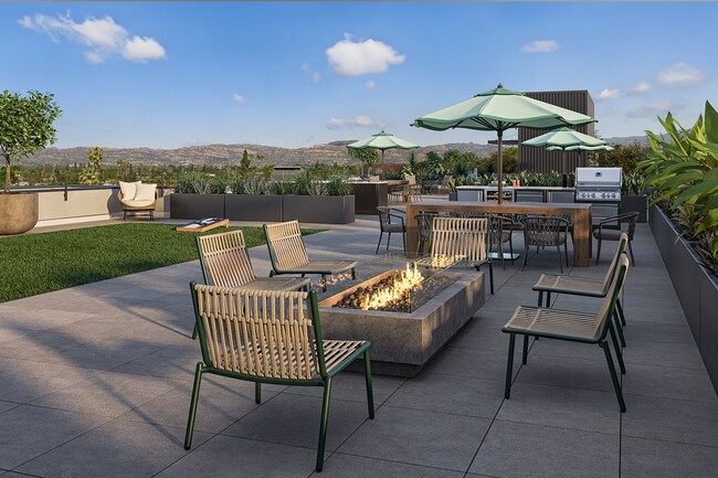PENDANT on Topanga in Canoga Park, CA - Building Photo - Building Photo