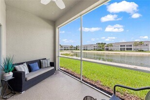 12141 Summergate Cir in Ft. Myers, FL - Building Photo