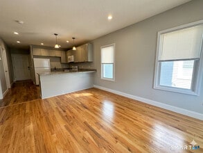 105 Churchill St in Fairfield, CT - Foto de edificio - Building Photo