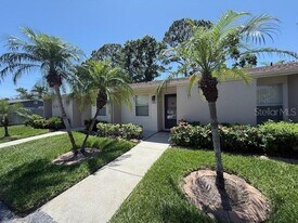 2664 Woodgate Ln in Sarasota, FL - Building Photo