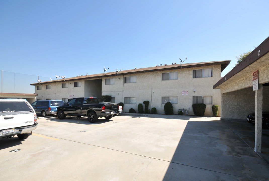 15522 Woodruff Ave. in Bellflower, CA - Building Photo