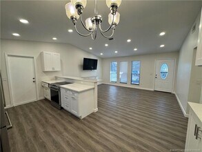 981 SW Bay State Rd in Port St. Lucie, FL - Building Photo - Building Photo