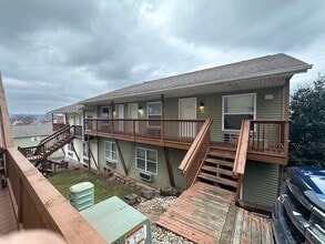 Avery Court Apartments in Parkersburg, WV - Foto de edificio - Building Photo