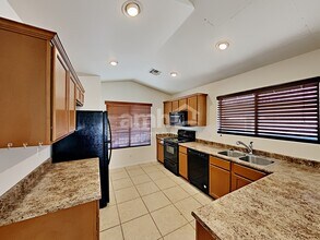 3207 S 94th Ave in Tolleson, AZ - Building Photo - Building Photo