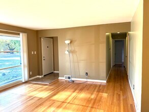 27160 Spring Arbor Dr in Southfield, MI - Building Photo - Building Photo