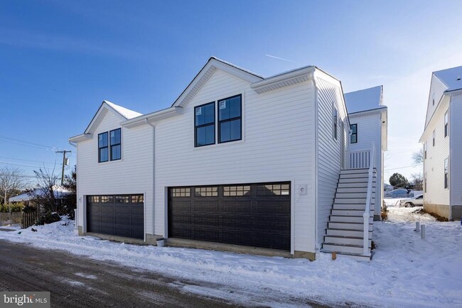 property at 453 E Franklin St