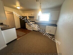 8110 E 16th Ave in Anchorage, AK - Building Photo - Building Photo