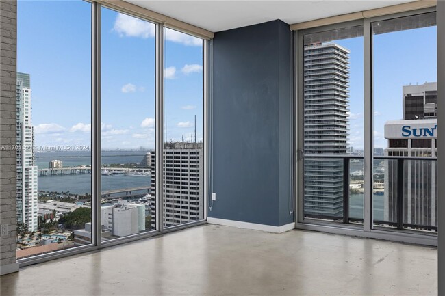 151 SE 1st St, Unit 3202 in Miami, FL - Foto de edificio - Building Photo