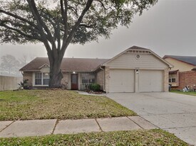 3238 Lindenfield Dr in Katy, TX - Building Photo