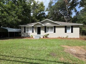 2135 Avalon Rd in Columbus, GA - Building Photo