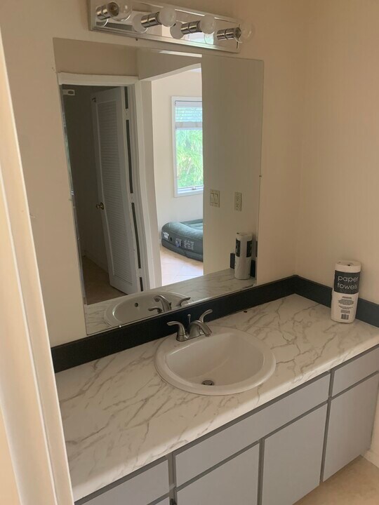 4450 Jog Rd in Lake Worth, FL - Building Photo
