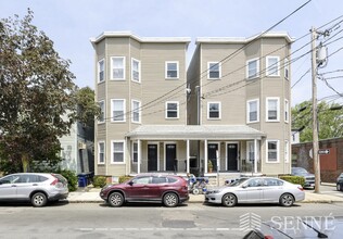 399 Washington St, Unit 2 in Somerville, MA - Foto de edificio - Building Photo