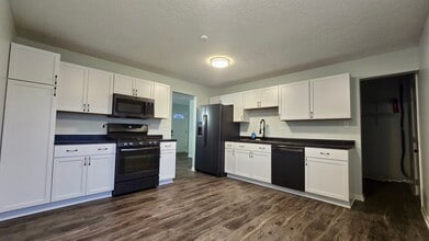 2009 Frisse Ave in Evansville, IN - Building Photo - Building Photo